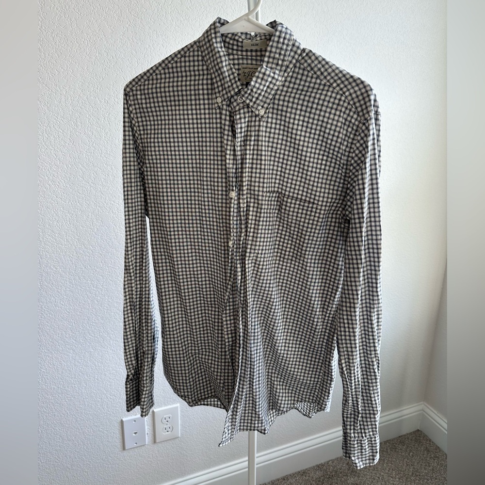 Men’s long sleeve button down shirt